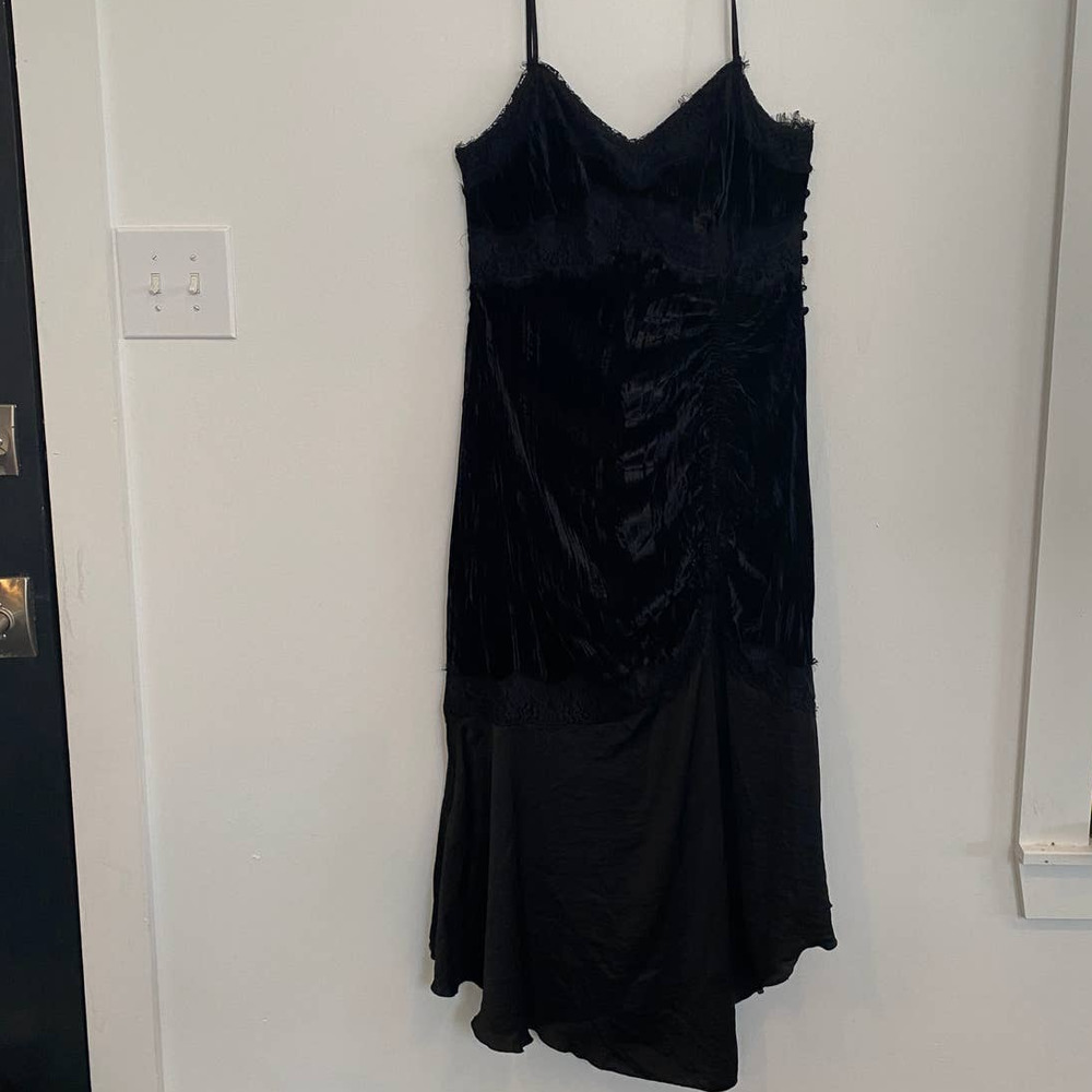 Long Tall Sally velvet and lace dress - Picture 2 of 9